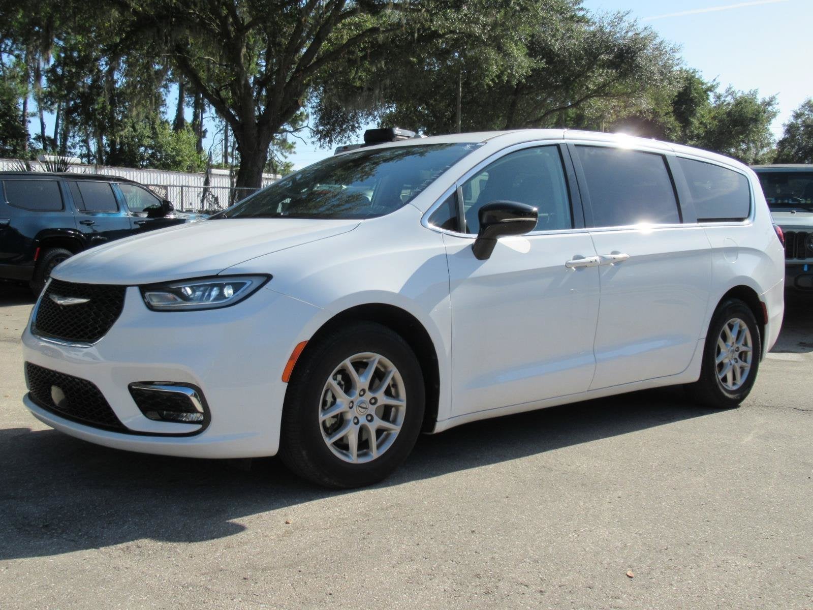 2024 Chrysler Pacifica Touring L