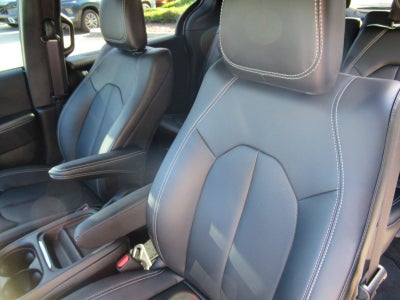 2027 Chrysler Pacifica PACIFICA SELECT