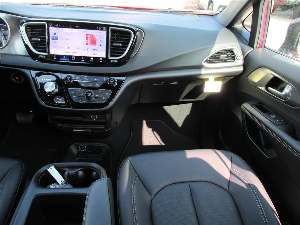 2026 Chrysler Voyager VOYAGER LX