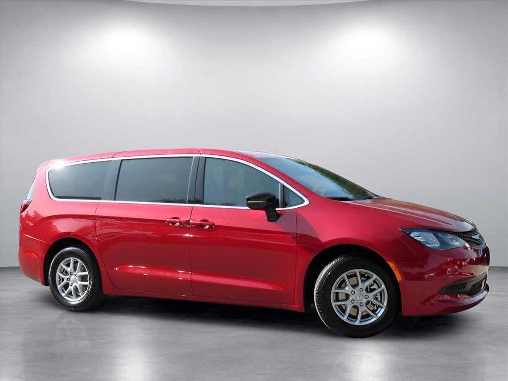 2026 Chrysler Voyager VOYAGER LX