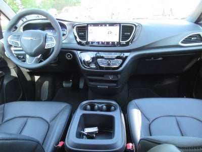 2026 Chrysler Voyager VOYAGER LX