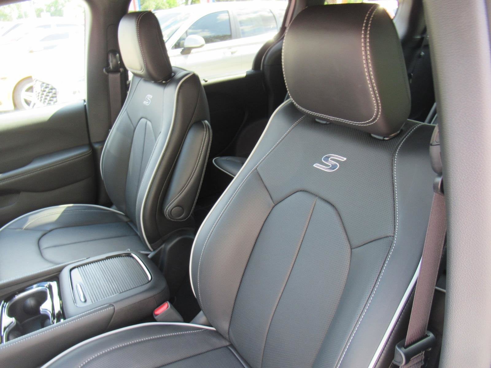2027 Chrysler Pacifica PACIFICA LIMITED