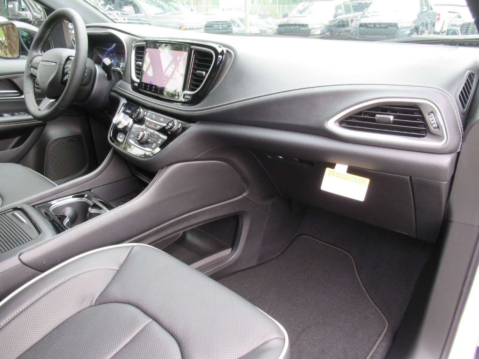 2027 Chrysler Pacifica PACIFICA LIMITED