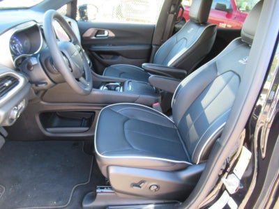 2027 Chrysler Pacifica PACIFICA LIMITED