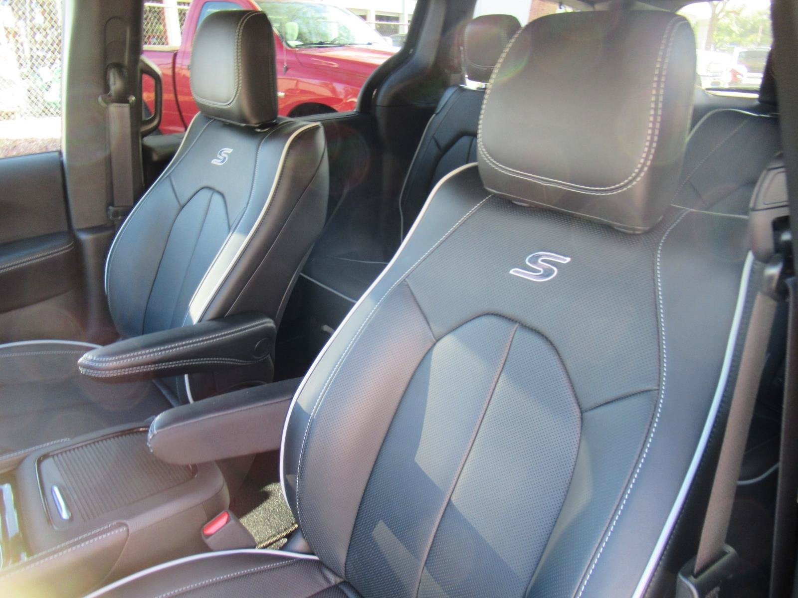 2027 Chrysler Pacifica PACIFICA LIMITED
