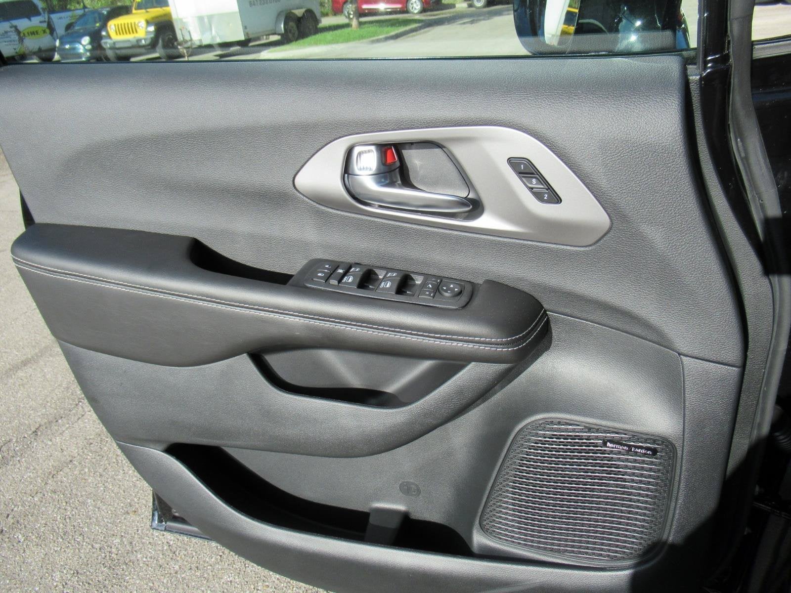 2027 Chrysler Pacifica PACIFICA LIMITED