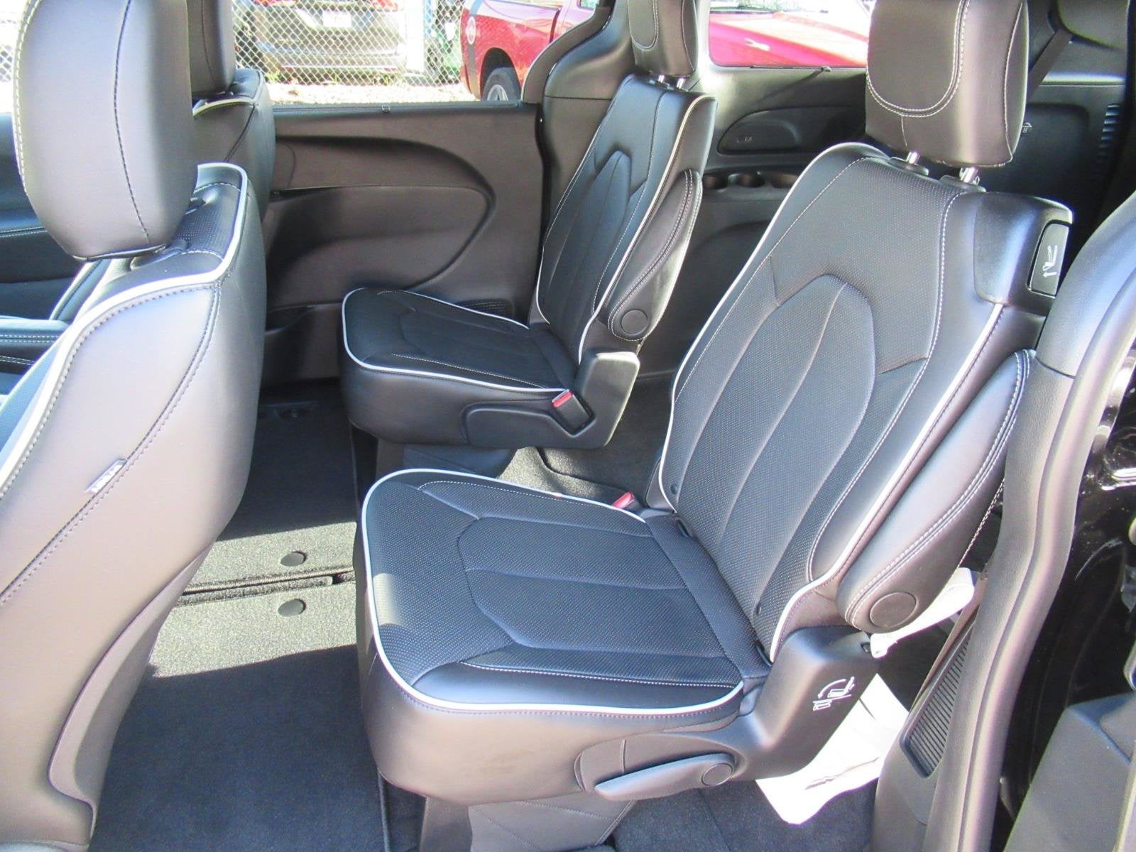 2027 Chrysler Pacifica PACIFICA LIMITED