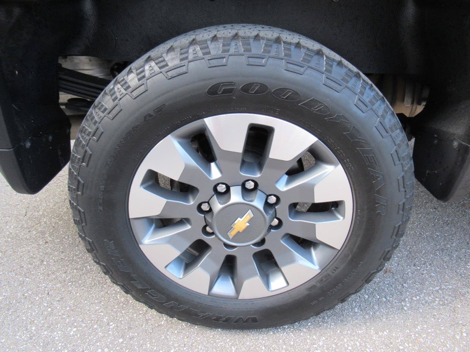 2023 Chevrolet Silverado 2500HD 4WD Crew Cab Standard Bed Custom