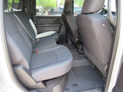 2026 RAM Ram 2500 RAM 2500 BLACK EXPRESS CREW CAB 4X2 6'4' BOX