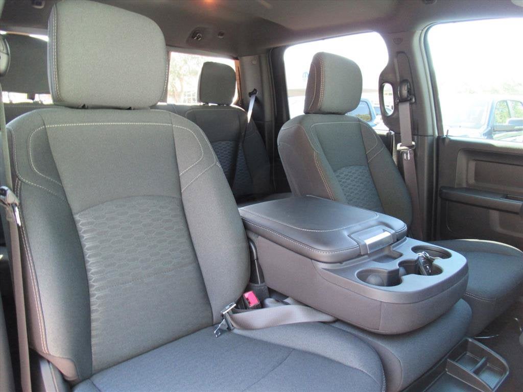 2026 RAM 2500 RAM 2500 BLACK EXPRESS CREW CAB 4X4 6'4' BOX