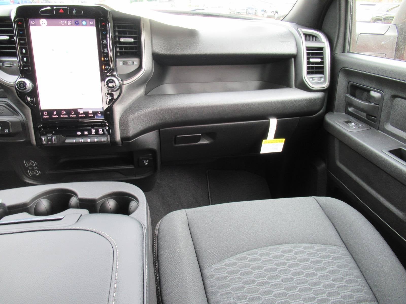 2026 RAM Ram 2500 RAM 2500 BLACK EXPRESS CREW CAB 4X4 6'4' BOX