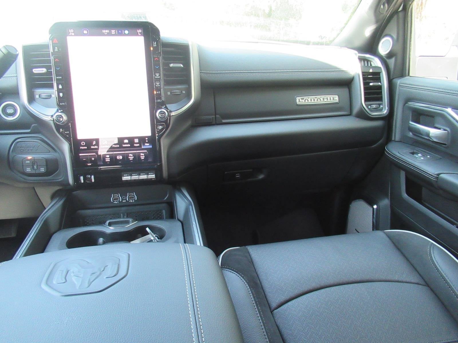 2027 RAM 2500 RAM 2500 LARAMIE CREW CAB 4X4 6'4' BOX