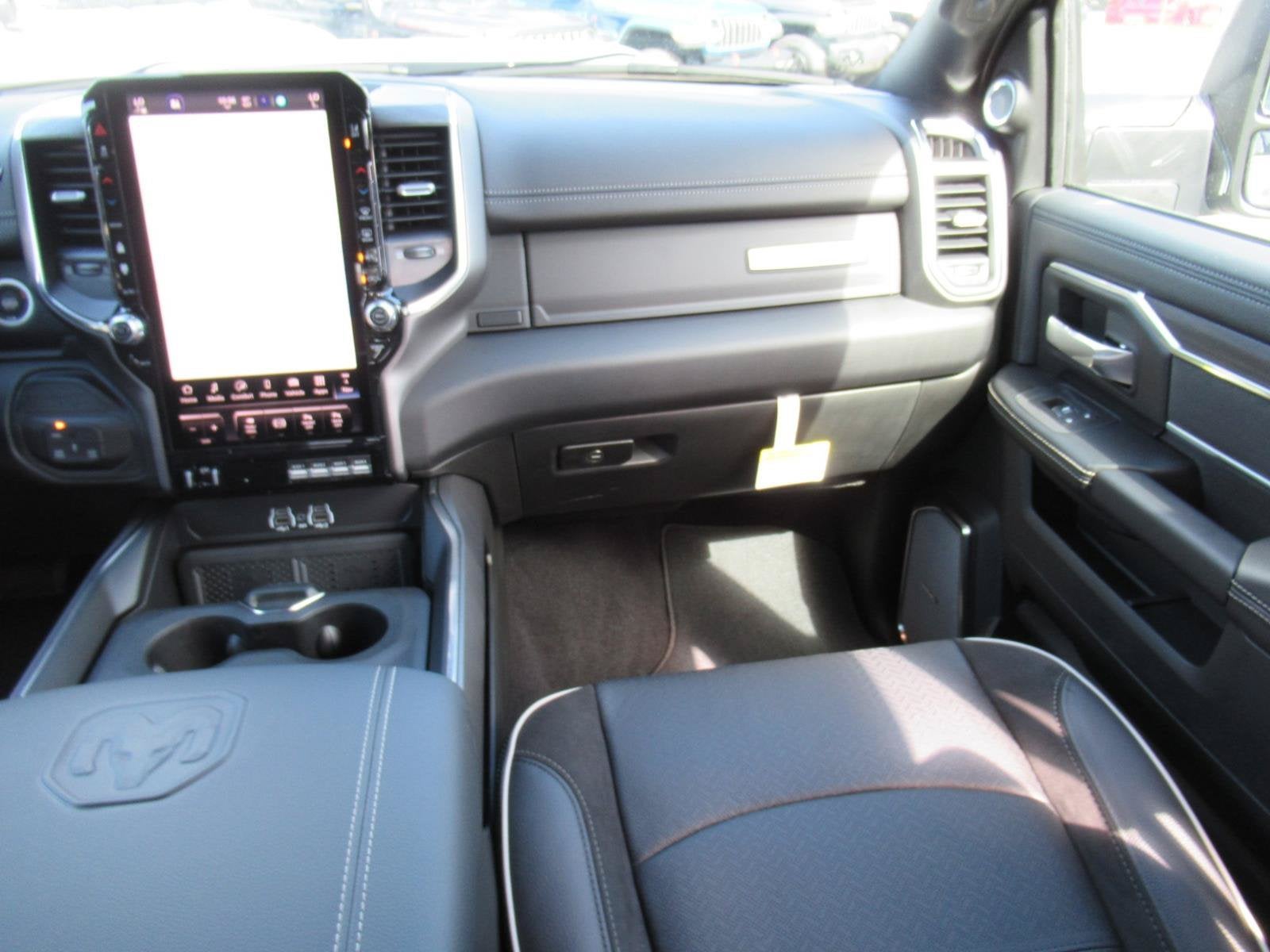 2027 RAM 2500 RAM 2500 LARAMIE CREW CAB 4X4 6'4' BOX