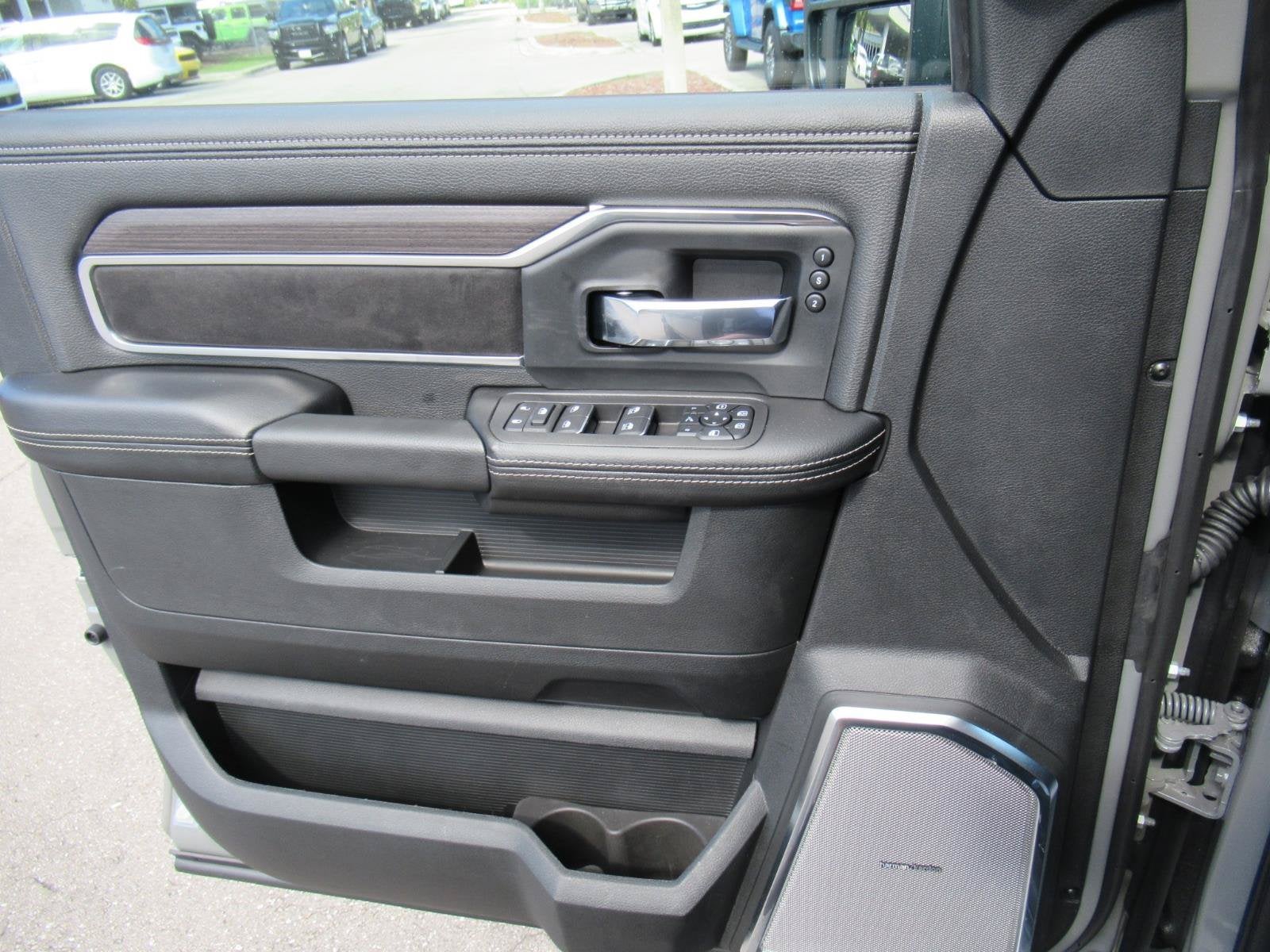 2027 RAM 2500 RAM 2500 LARAMIE CREW CAB 4X4 6'4' BOX