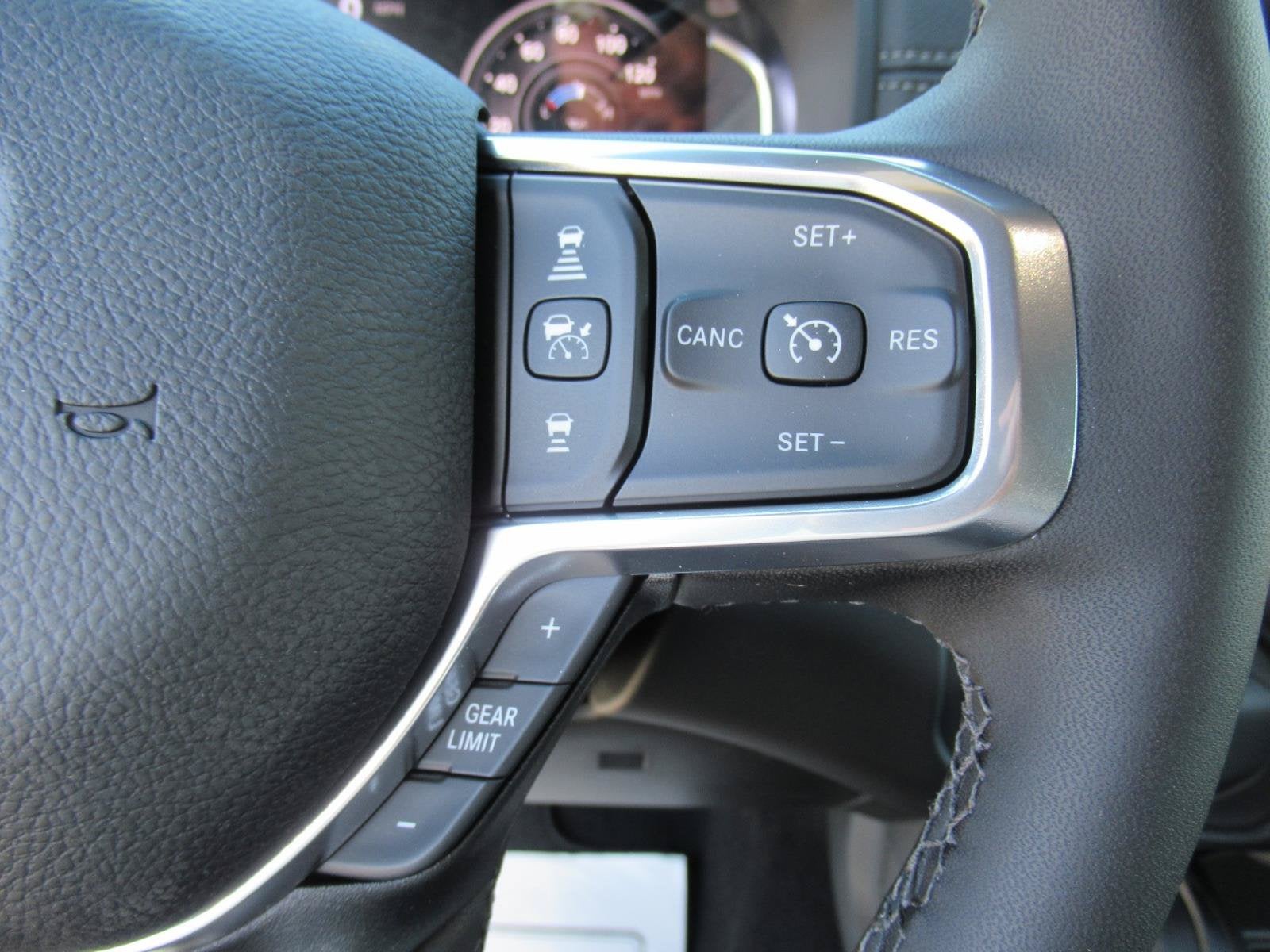 2027 RAM 2500 RAM 2500 LARAMIE CREW CAB 4X4 6'4' BOX