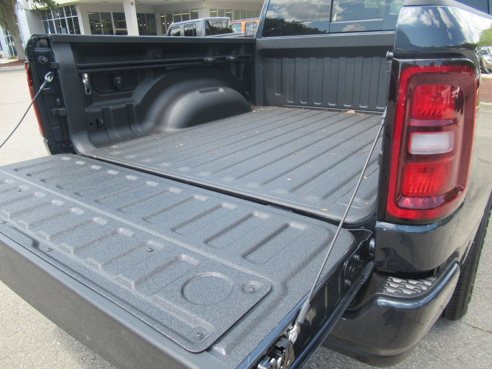 2026 RAM Ram 1500 RAM 1500 EXPRESS CREW CAB 4X2 5'7' BOX