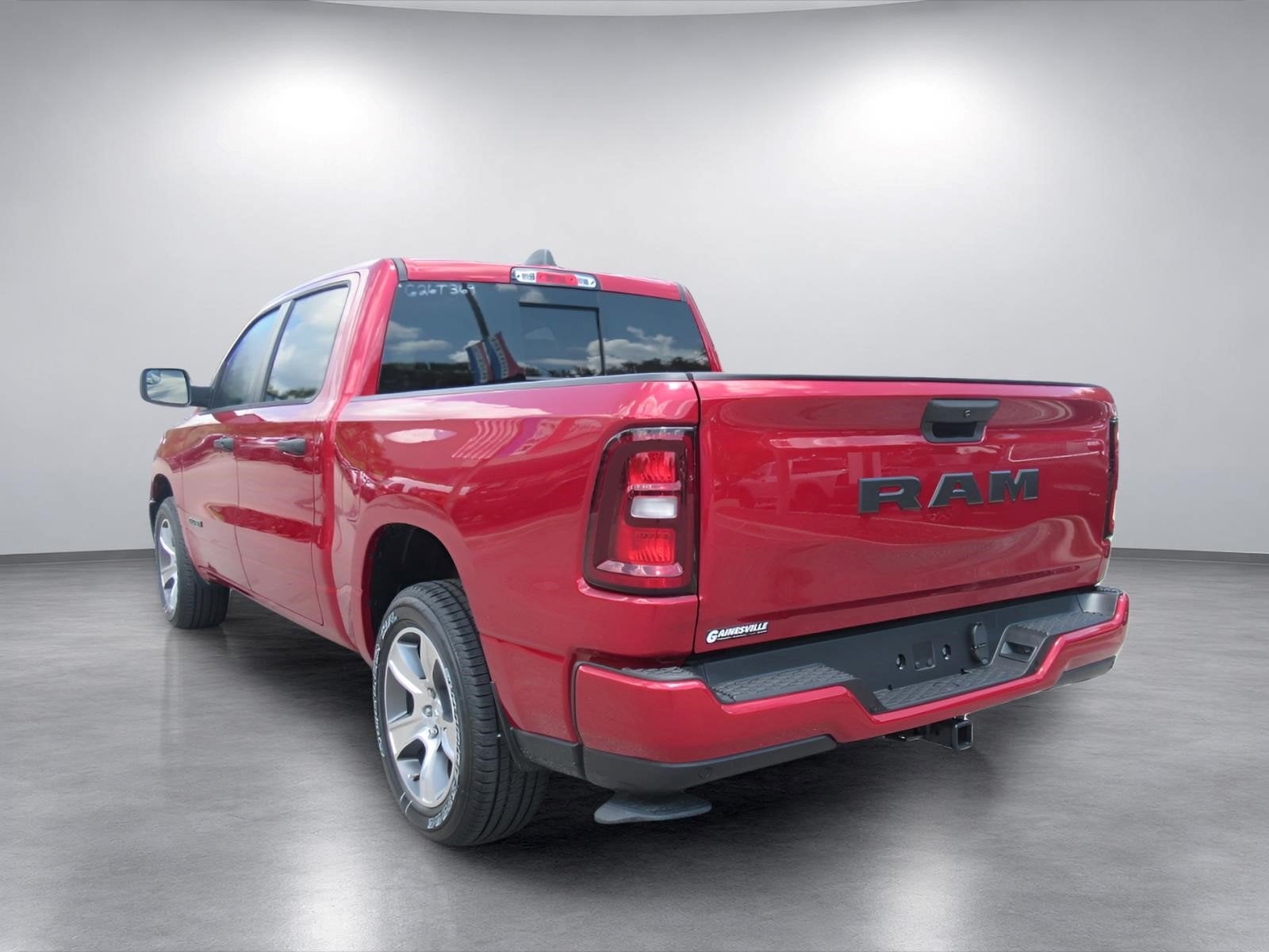 2026 RAM Ram 1500 RAM 1500 EXPRESS CREW CAB 4X2 5'7' BOX