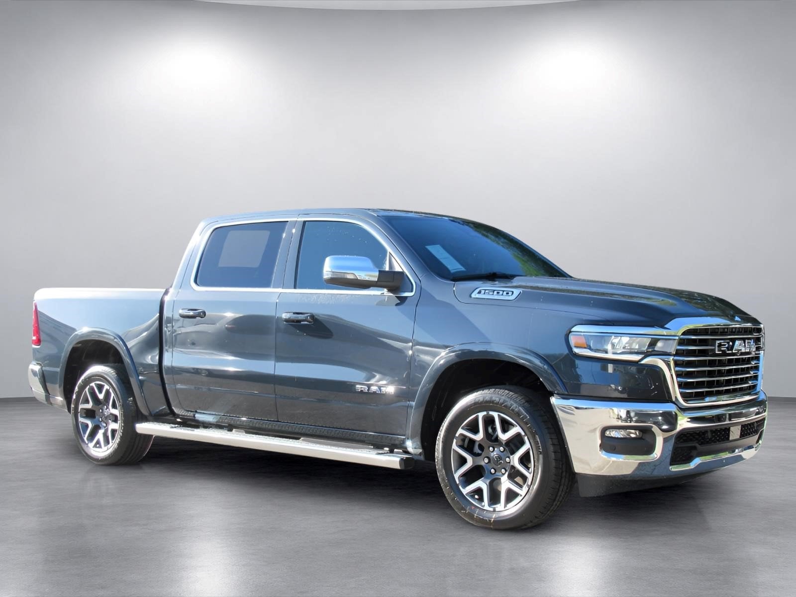 2026 RAM 1500 RAM 1500 LARAMIE CREW CAB 4X4 5'7' BOX