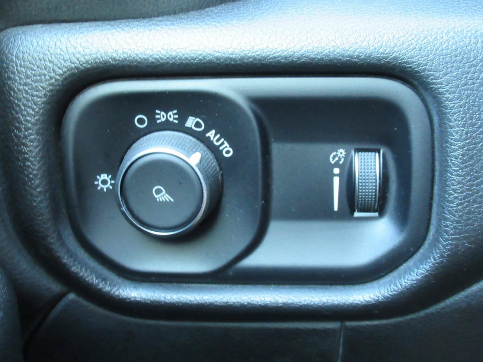2022 RAM 2500 Tradesman Crew Cab 4x4 8' Box