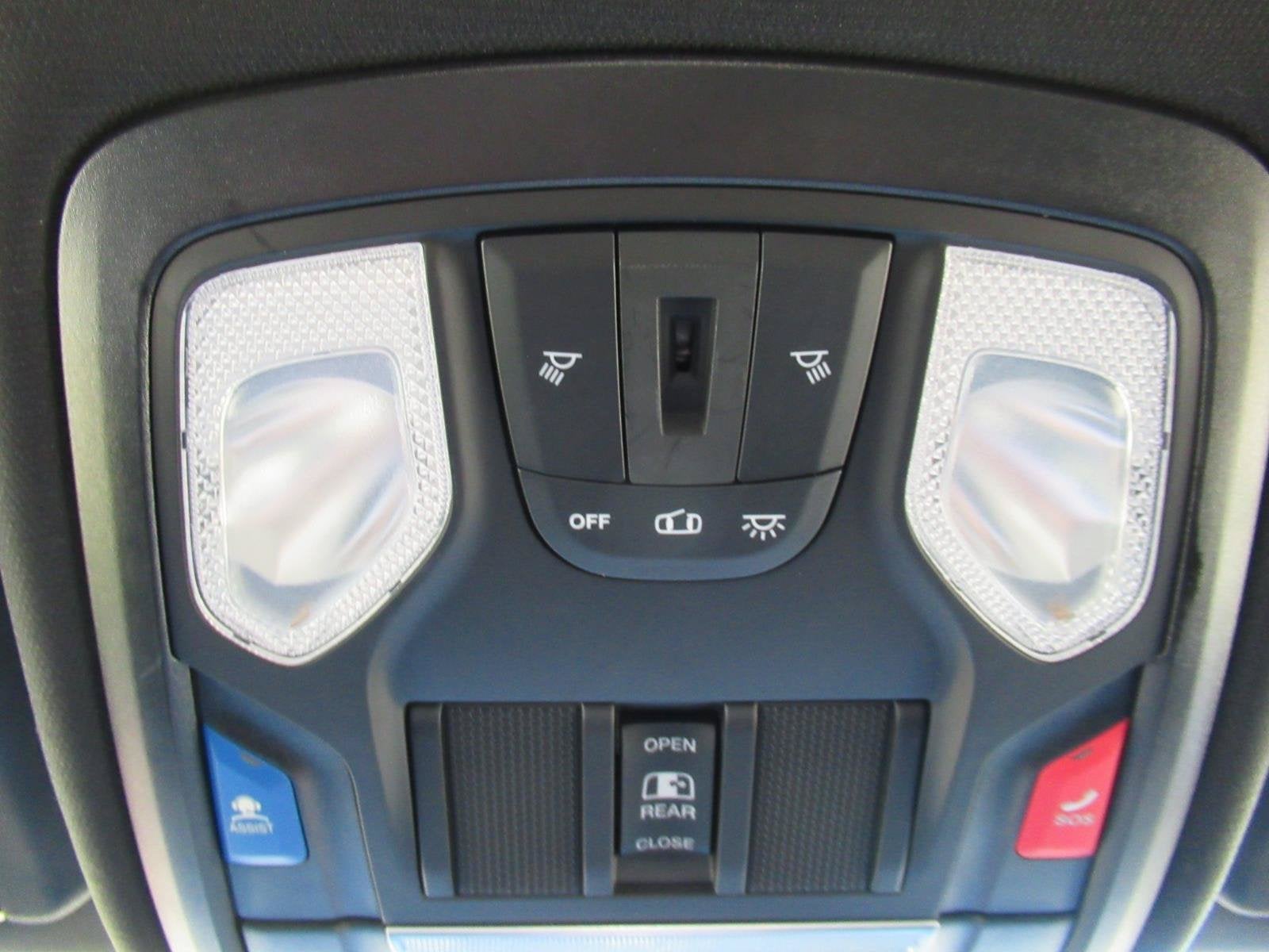 2022 RAM 2500 Tradesman Crew Cab 4x4 8' Box