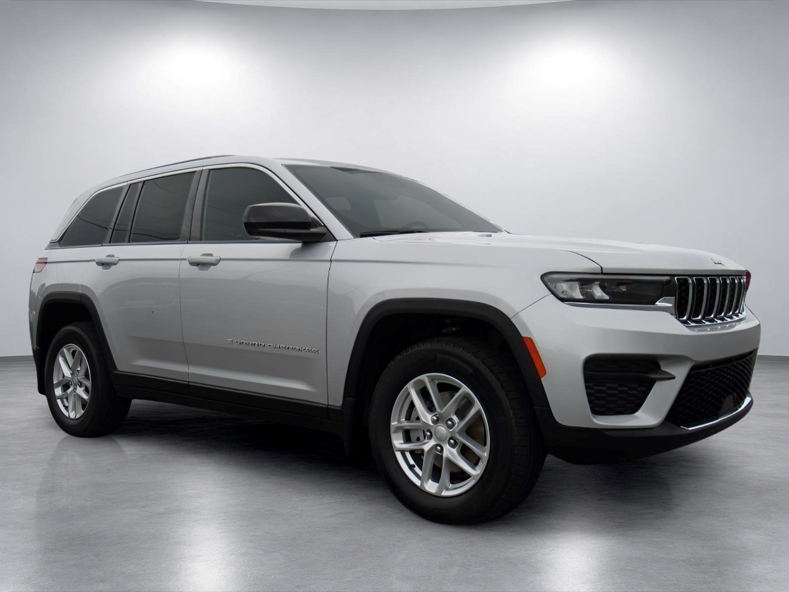 2026 Jeep Grand Cherokee GRAND CHEROKEE LAREDO X 4X2