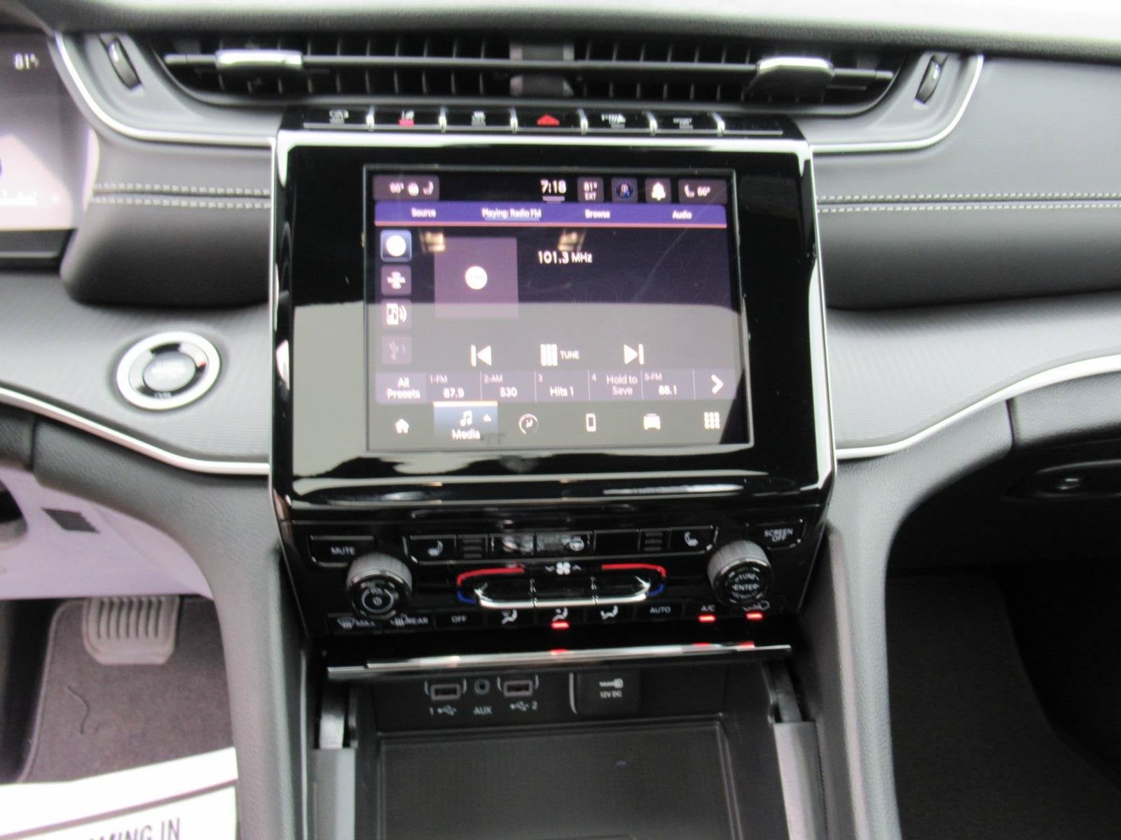 2026 Jeep Grand Cherokee GRAND CHEROKEE LAREDO X 4X2