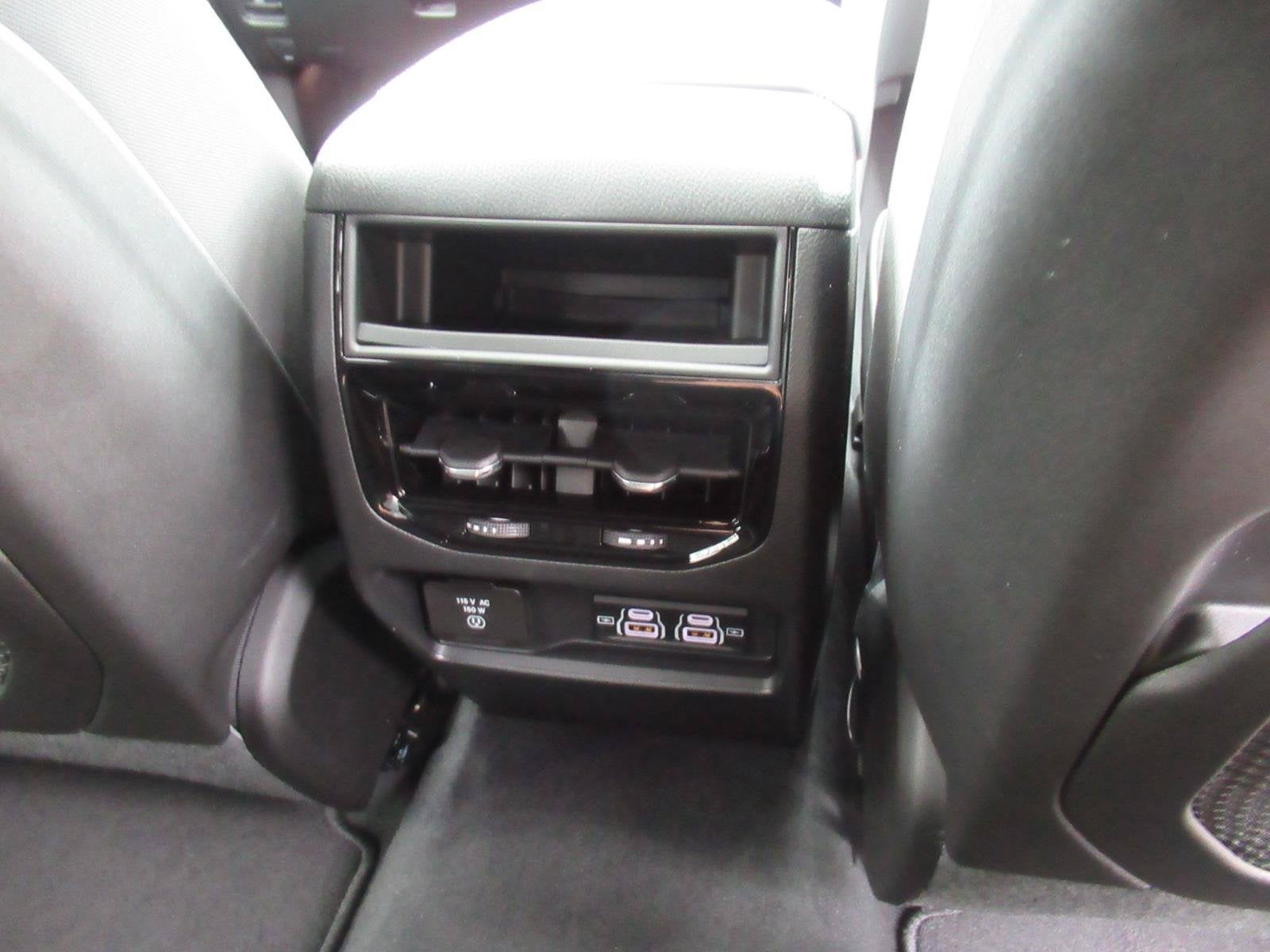 2026 Jeep Grand Cherokee GRAND CHEROKEE LAREDO X 4X2