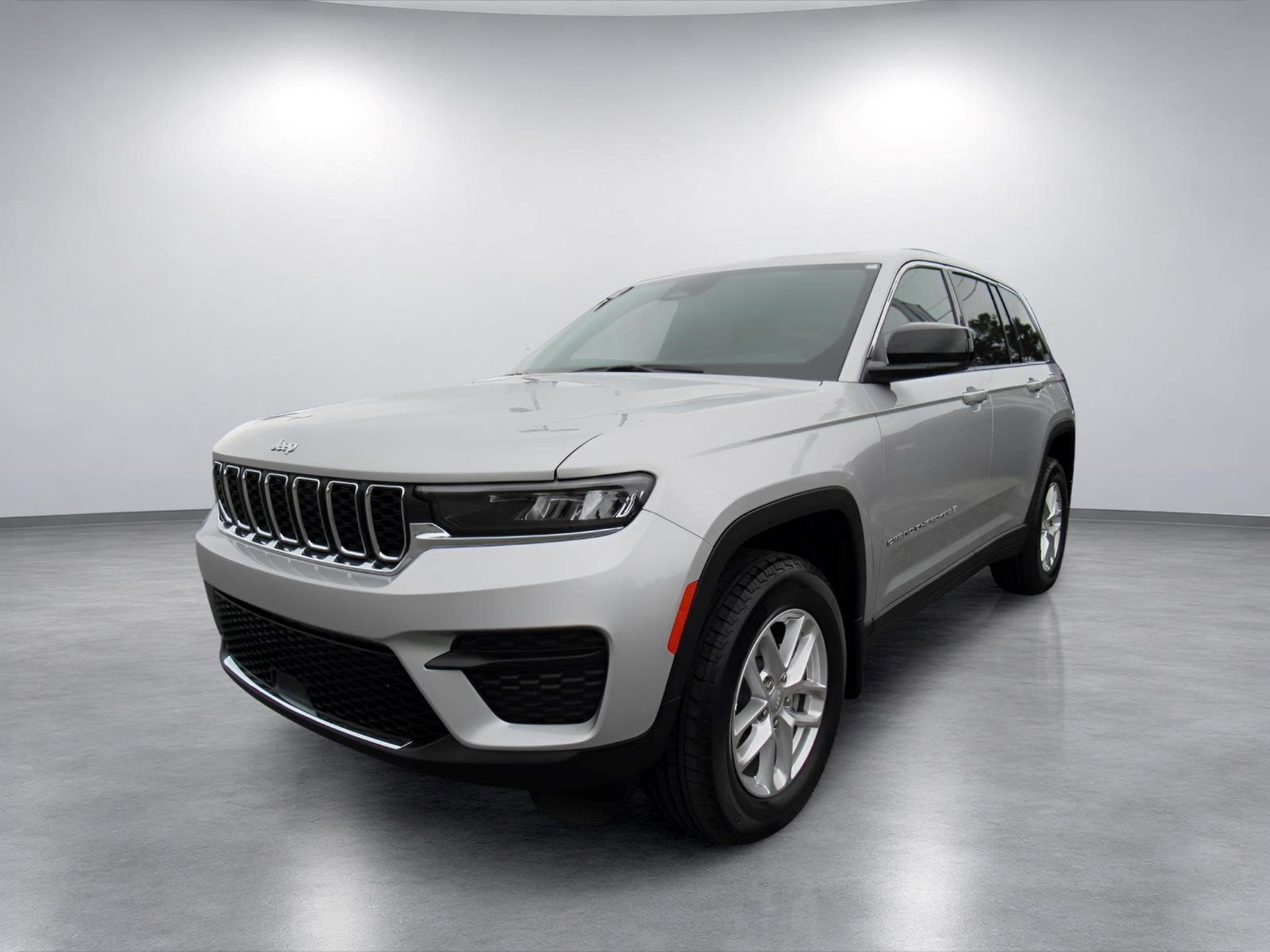 2026 Jeep Grand Cherokee GRAND CHEROKEE LAREDO X 4X2