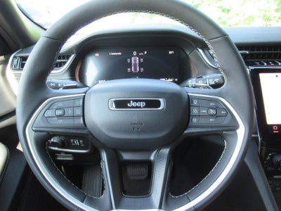 2027 Jeep Grand Cherokee GRAND CHEROKEE LAREDO X 4X2