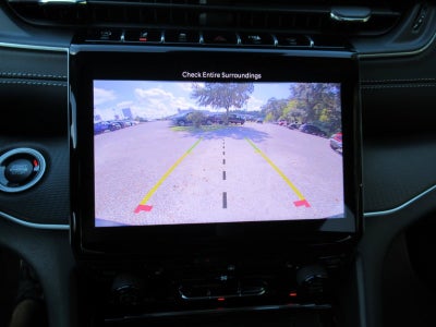 2027 Jeep Grand Cherokee GRAND CHEROKEE LAREDO X 4X2