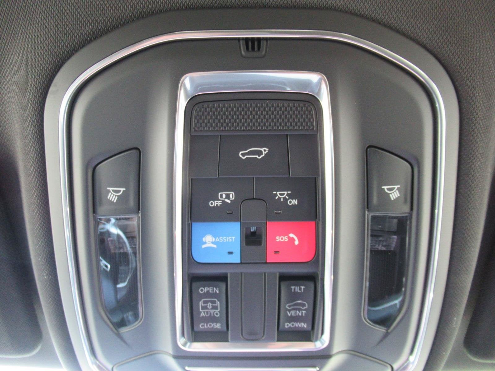 2027 Jeep Grand Cherokee GRAND CHEROKEE LAREDO X 4X2