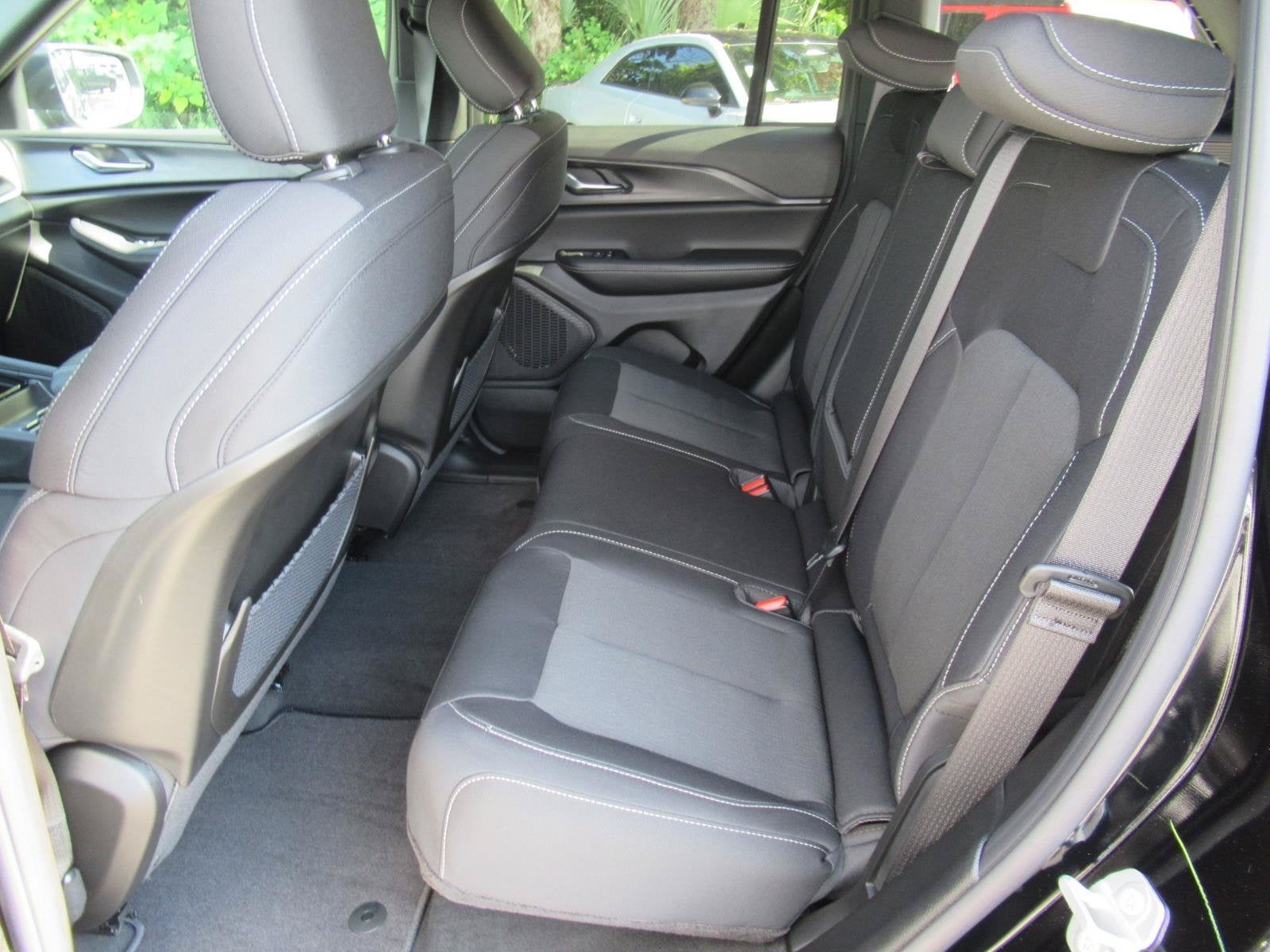 2027 Jeep Grand Cherokee GRAND CHEROKEE LAREDO X 4X2
