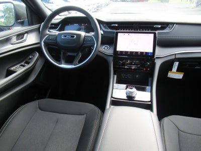 2027 Jeep Grand Cherokee GRAND CHEROKEE LAREDO X 4X2