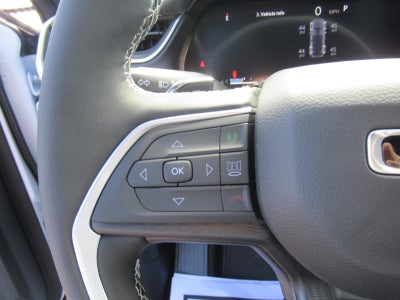 2027 Jeep Grand Cherokee GRAND CHEROKEE LAREDO X 4X2