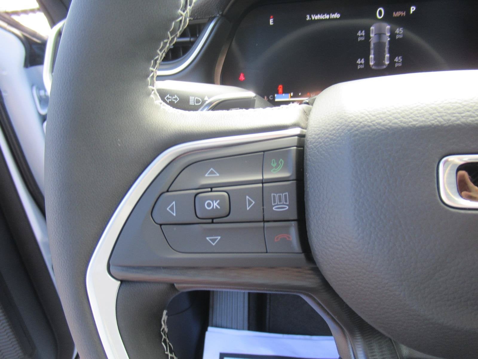 2027 Jeep Grand Cherokee GRAND CHEROKEE LAREDO X 4X2
