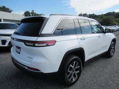 2027 Jeep Grand Cherokee GRAND CHEROKEE LAREDO X 4X2