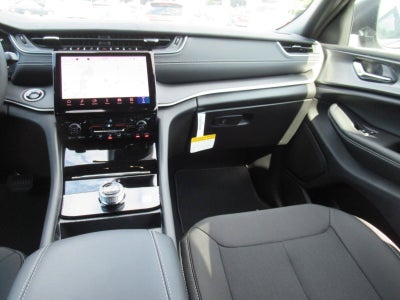 2027 Jeep Grand Cherokee GRAND CHEROKEE LAREDO X 4X2