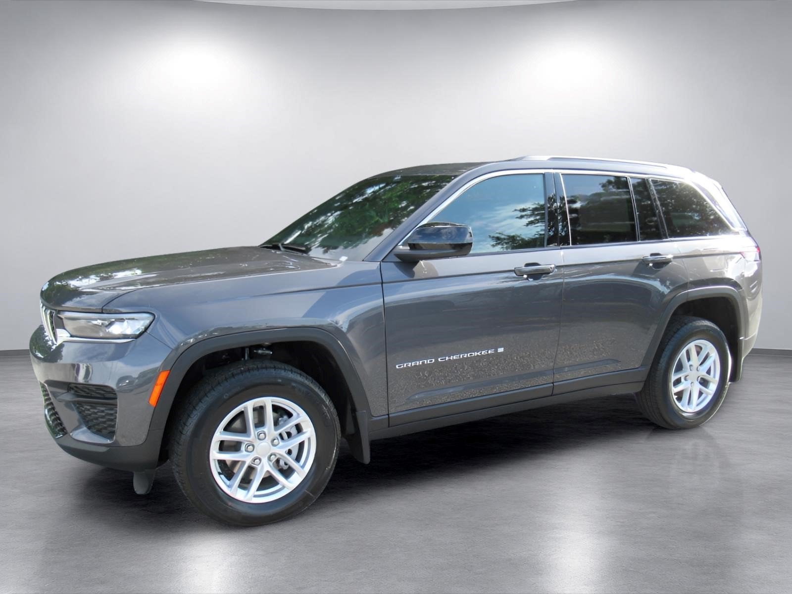 2026 Jeep Grand Cherokee GRAND CHEROKEE LAREDO X 4X2