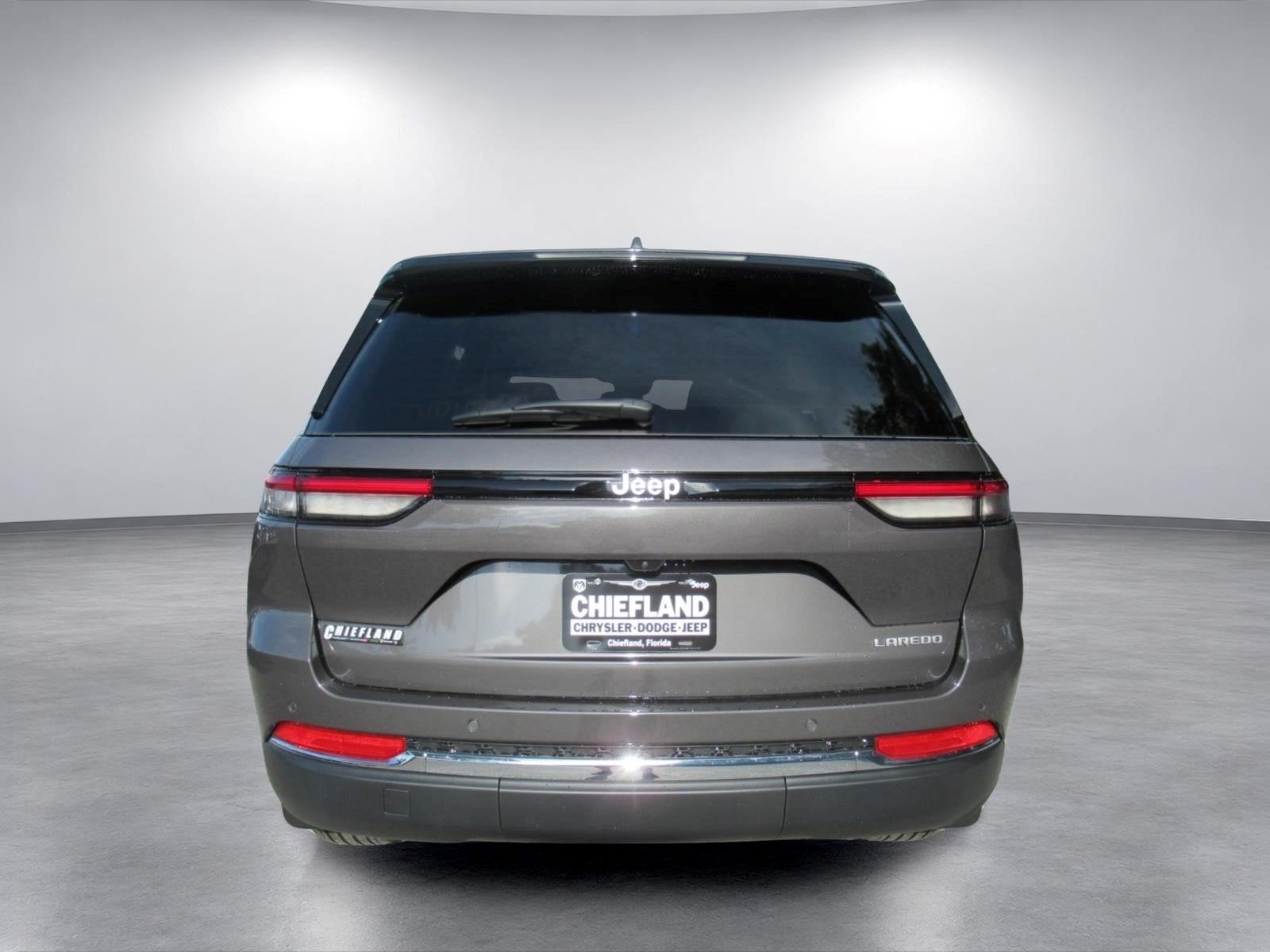 2026 Jeep Grand Cherokee GRAND CHEROKEE LAREDO X 4X2