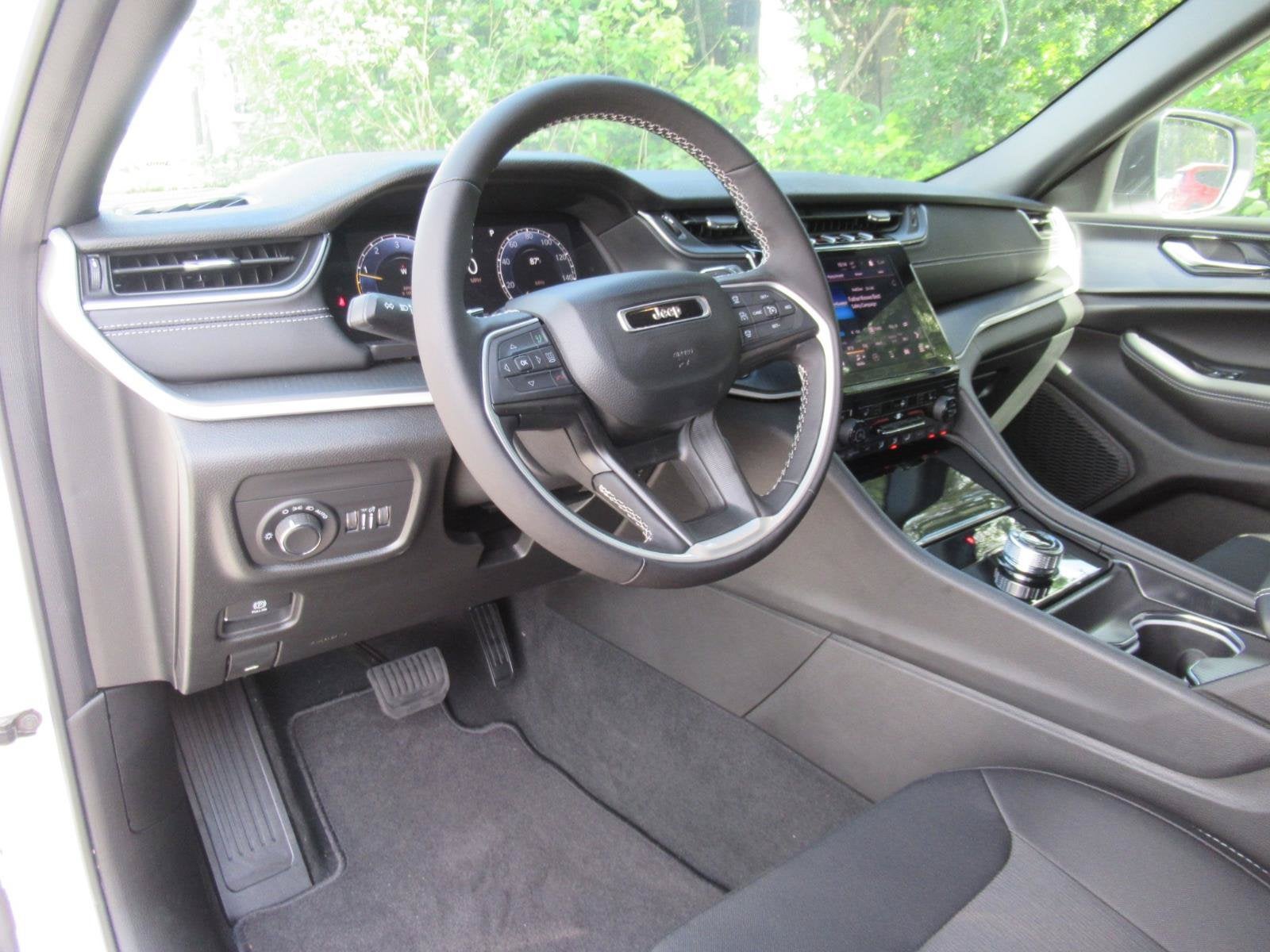 2026 Jeep Grand Cherokee GRAND CHEROKEE LAREDO X 4X2