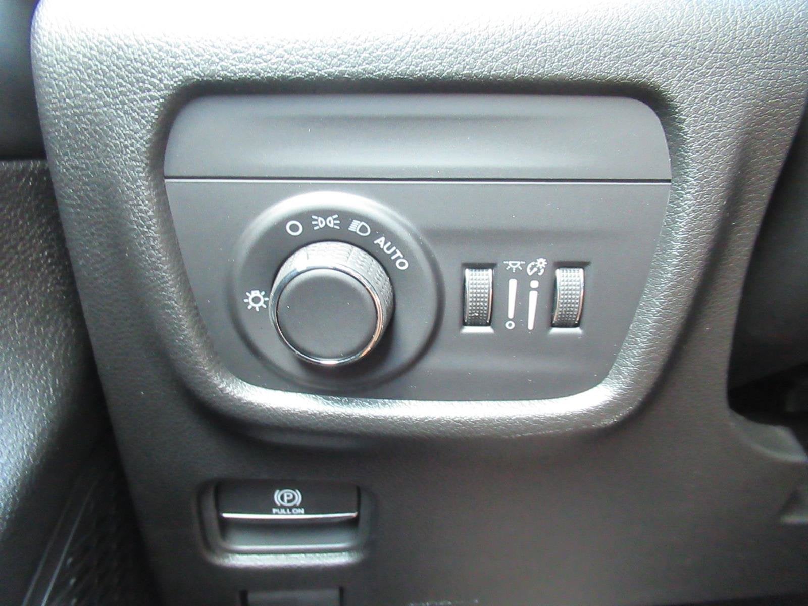 2026 Jeep Grand Cherokee GRAND CHEROKEE LAREDO X 4X2