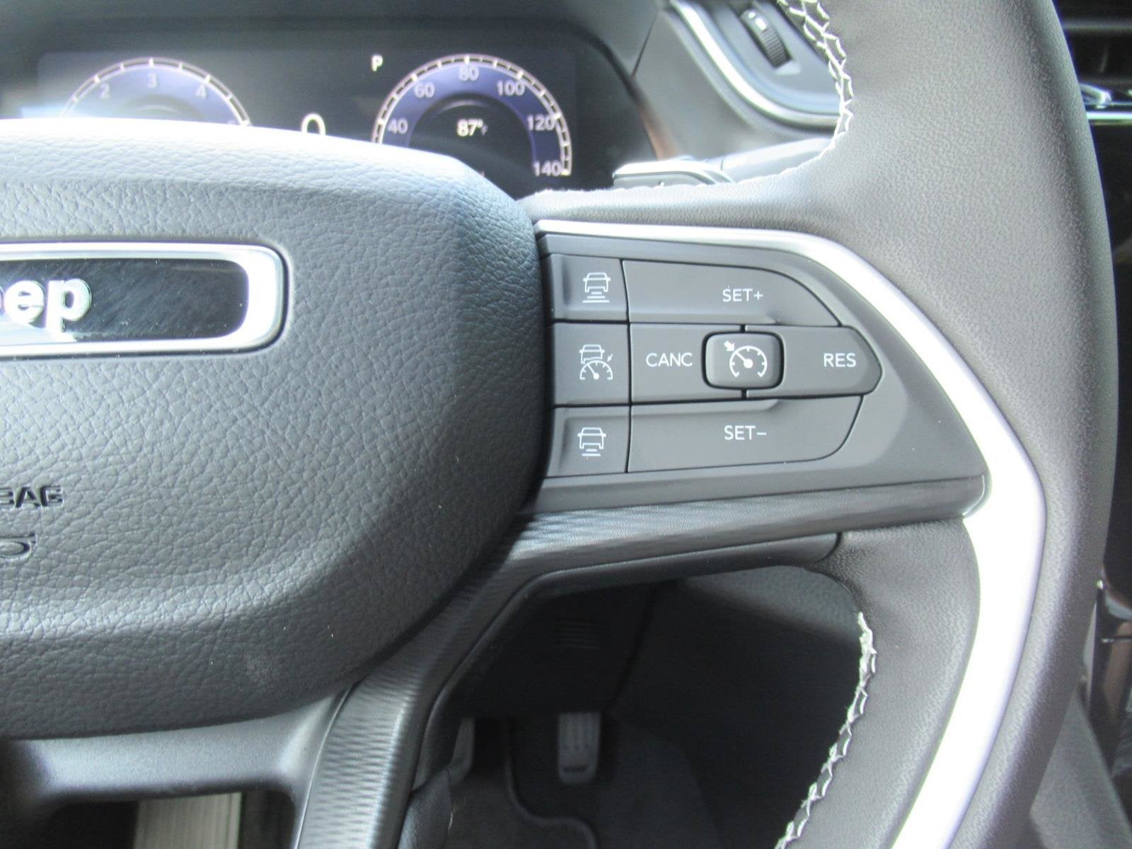 2026 Jeep Grand Cherokee GRAND CHEROKEE LAREDO X 4X2