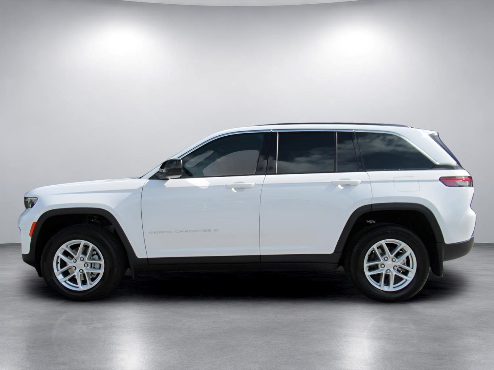 2026 Jeep Grand Cherokee GRAND CHEROKEE LAREDO X 4X2