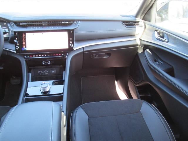2027 Jeep Grand Cherokee GRAND CHEROKEE LAREDO ALTITUDE 4X2