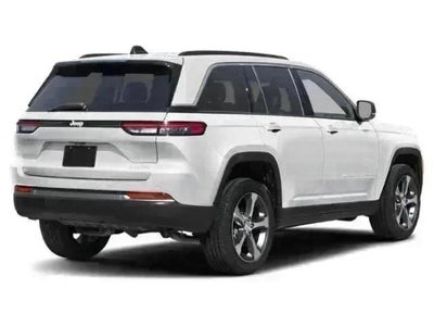 2027 Jeep Grand Cherokee GRAND CHEROKEE LAREDO ALTITUDE 4X2