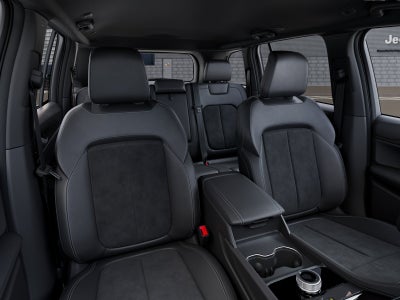 2027 Jeep Grand Cherokee GRAND CHEROKEE LAREDO ALTITUDE 4X2