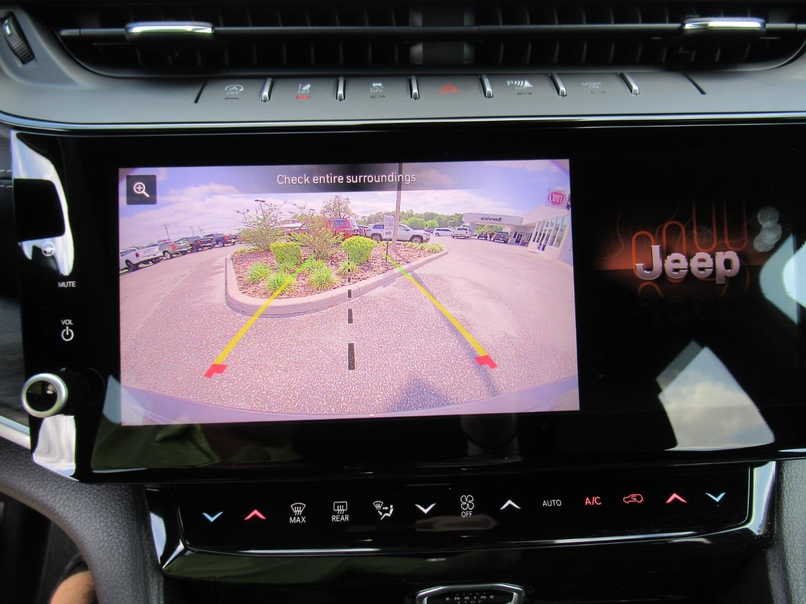 2026 Jeep Grand Cherokee GRAND CHEROKEE LAREDO ALTITUDE 4X2