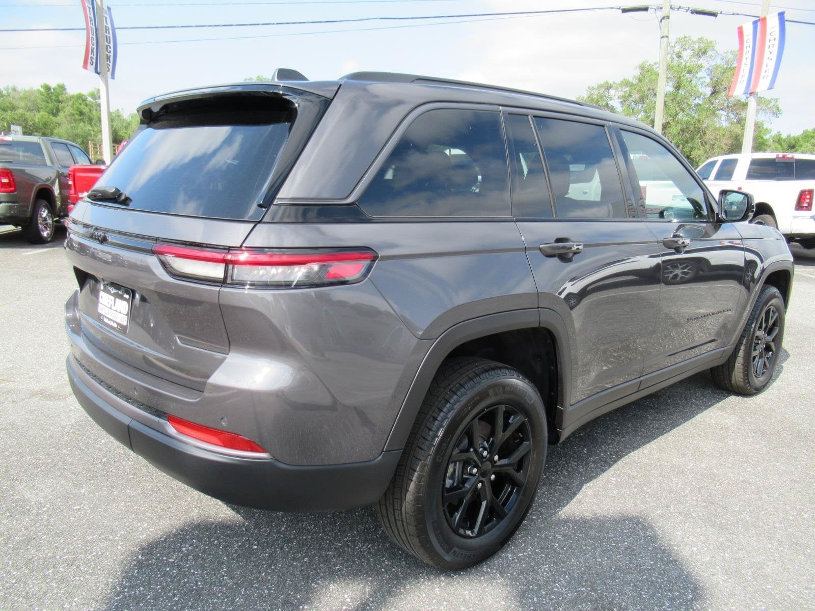 2026 Jeep Grand Cherokee GRAND CHEROKEE LAREDO ALTITUDE 4X2
