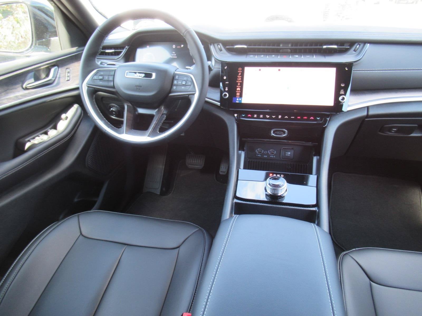 2027 Jeep Grand Cherokee GRAND CHEROKEE LIMITED 4X2