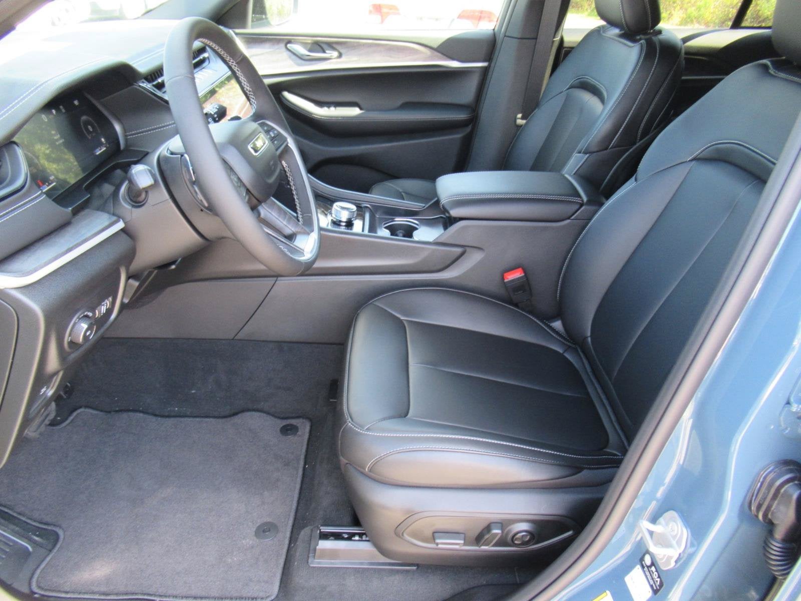2027 Jeep Grand Cherokee GRAND CHEROKEE LIMITED 4X2